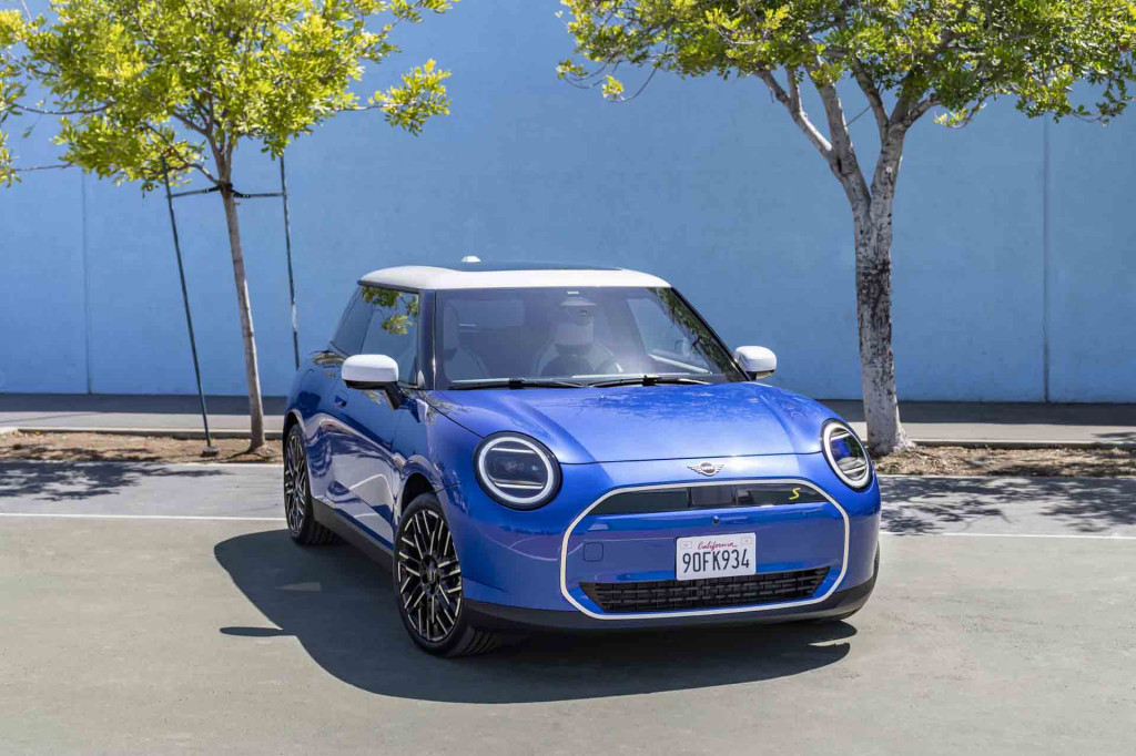 2025 Mini Cooper EV Spy Shots And Video | Premium Auto Parts, Tires